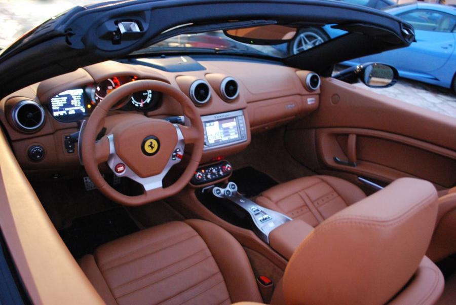 Интерьер Ferrari California 2008 года  (фото 107 из 225)
